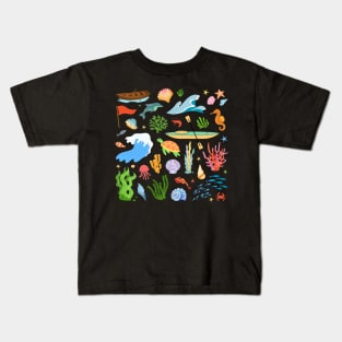 sea shell fish ocean creature pattern Kids T-Shirt